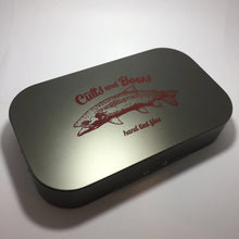 Load image into Gallery viewer, Gun Metal Burg. Print &quot;CUTTY&quot; Aluminum Fly Box
